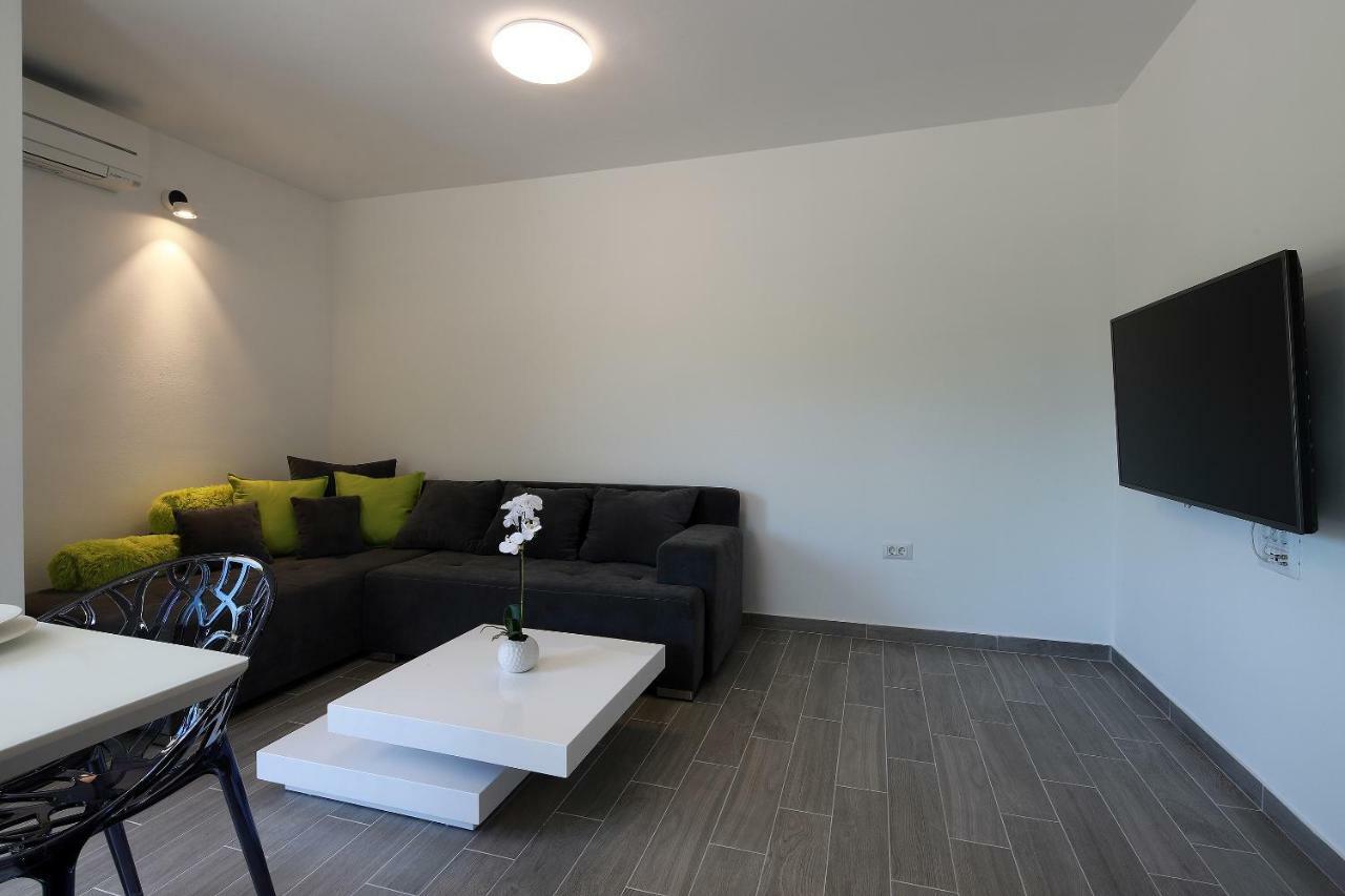 Apartmani Judita Pinezići Extérieur photo