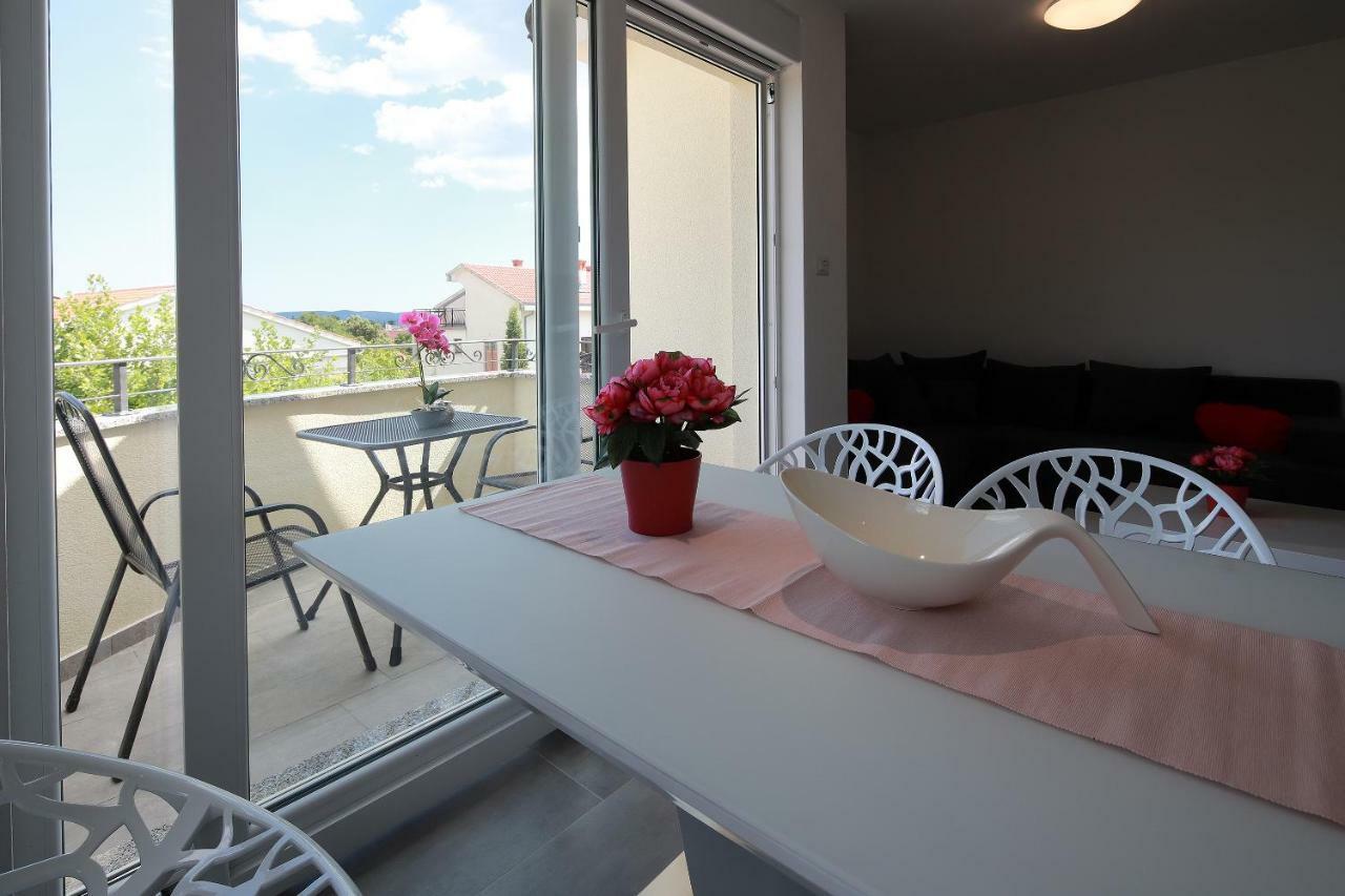 Apartmani Judita Pinezići Extérieur photo